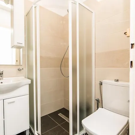 Modern For 3 People In The Heart Of The Center Appartement *