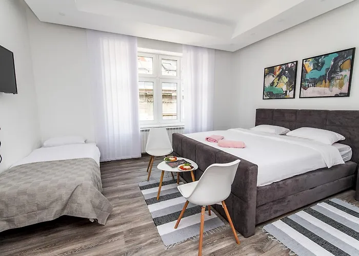 Modern For 3 People In The Heart Of The Center *